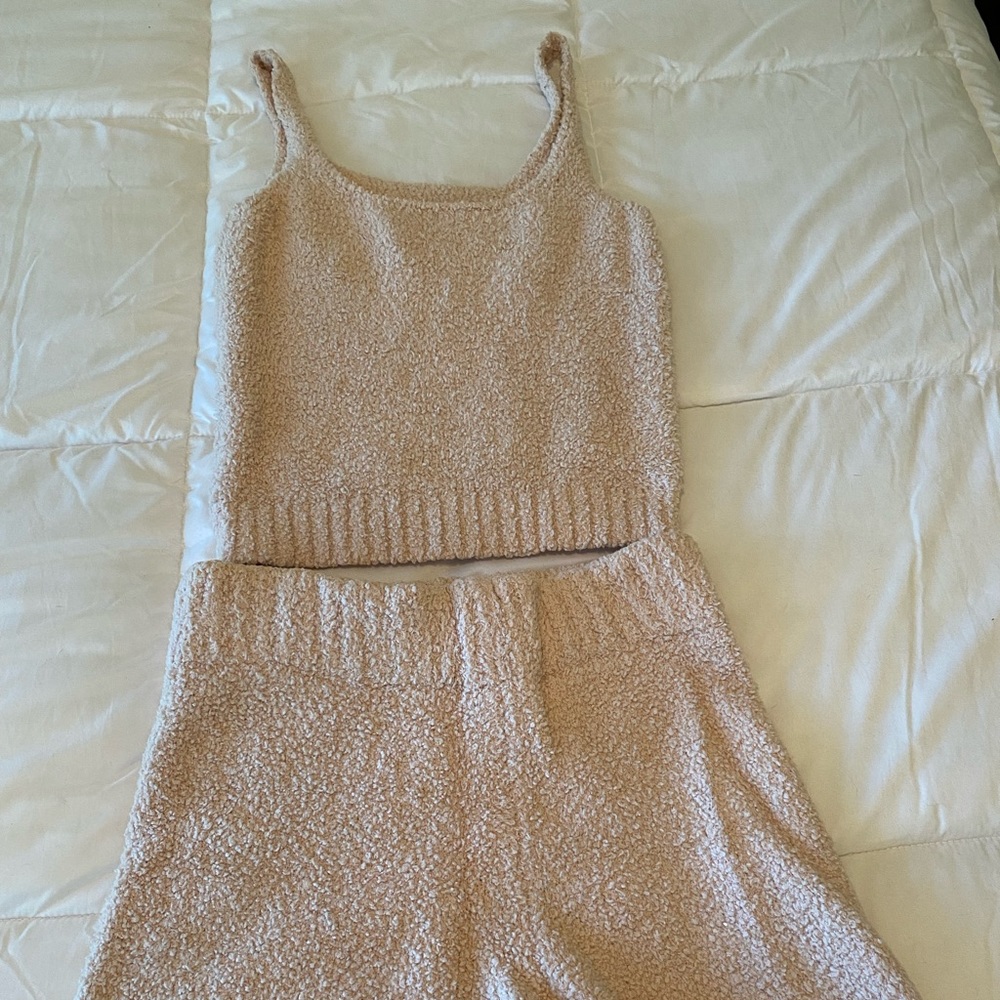 L/XL SKIMS Shorts and Tank Top